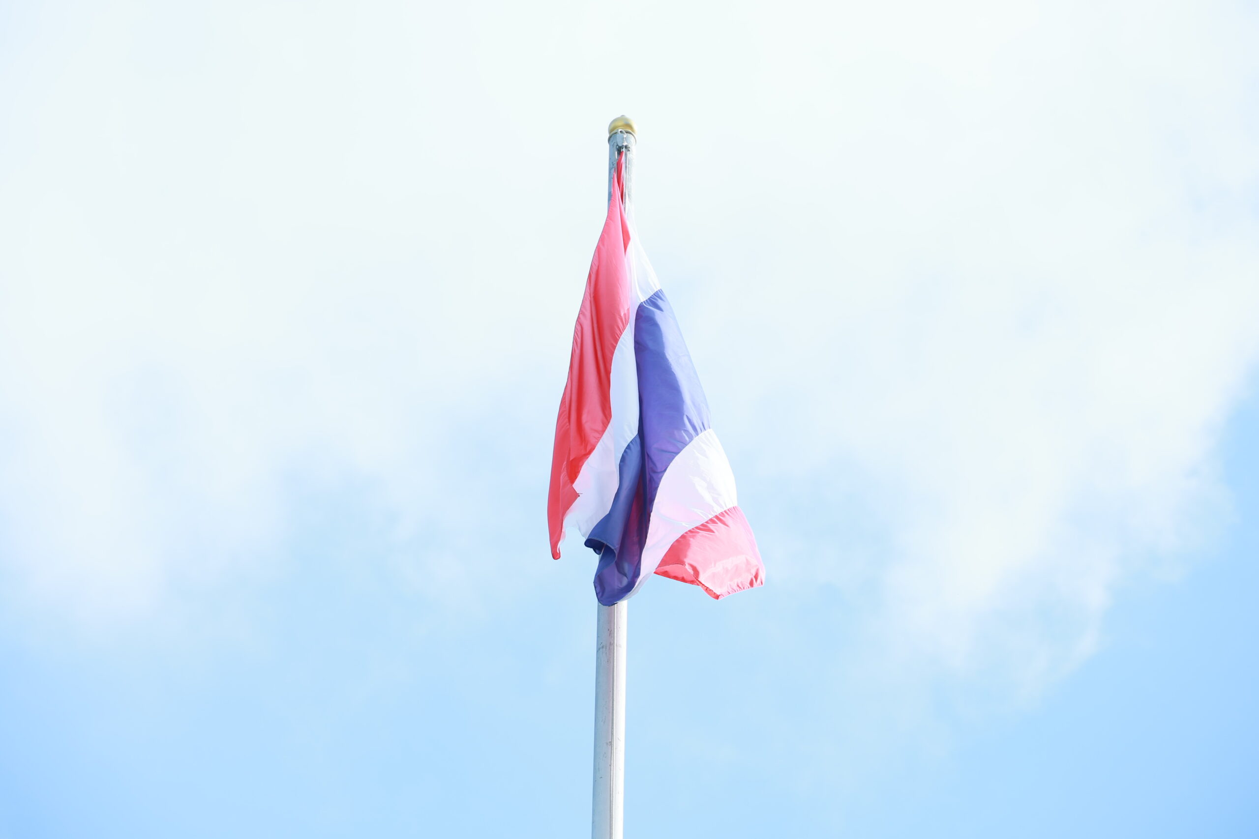 วันพระราชทานธงชาติไทย